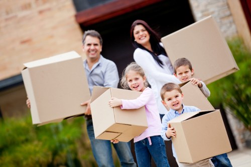 Storage unit preparation and packing for Kennington customers